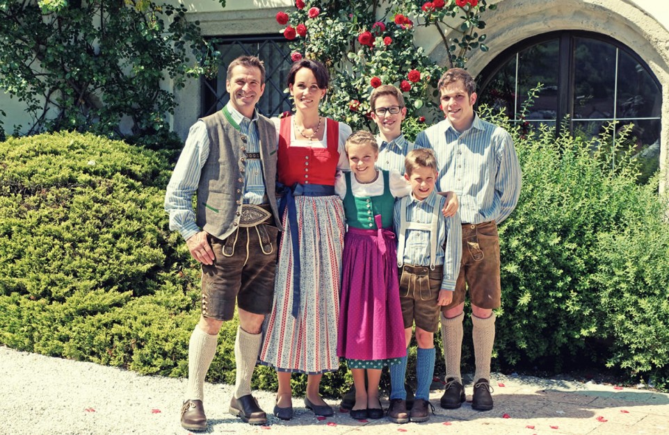 Elisabeth und Christian Salchegger, mit Philipp, Franz-Joseph, Eva-Maria und Johannes